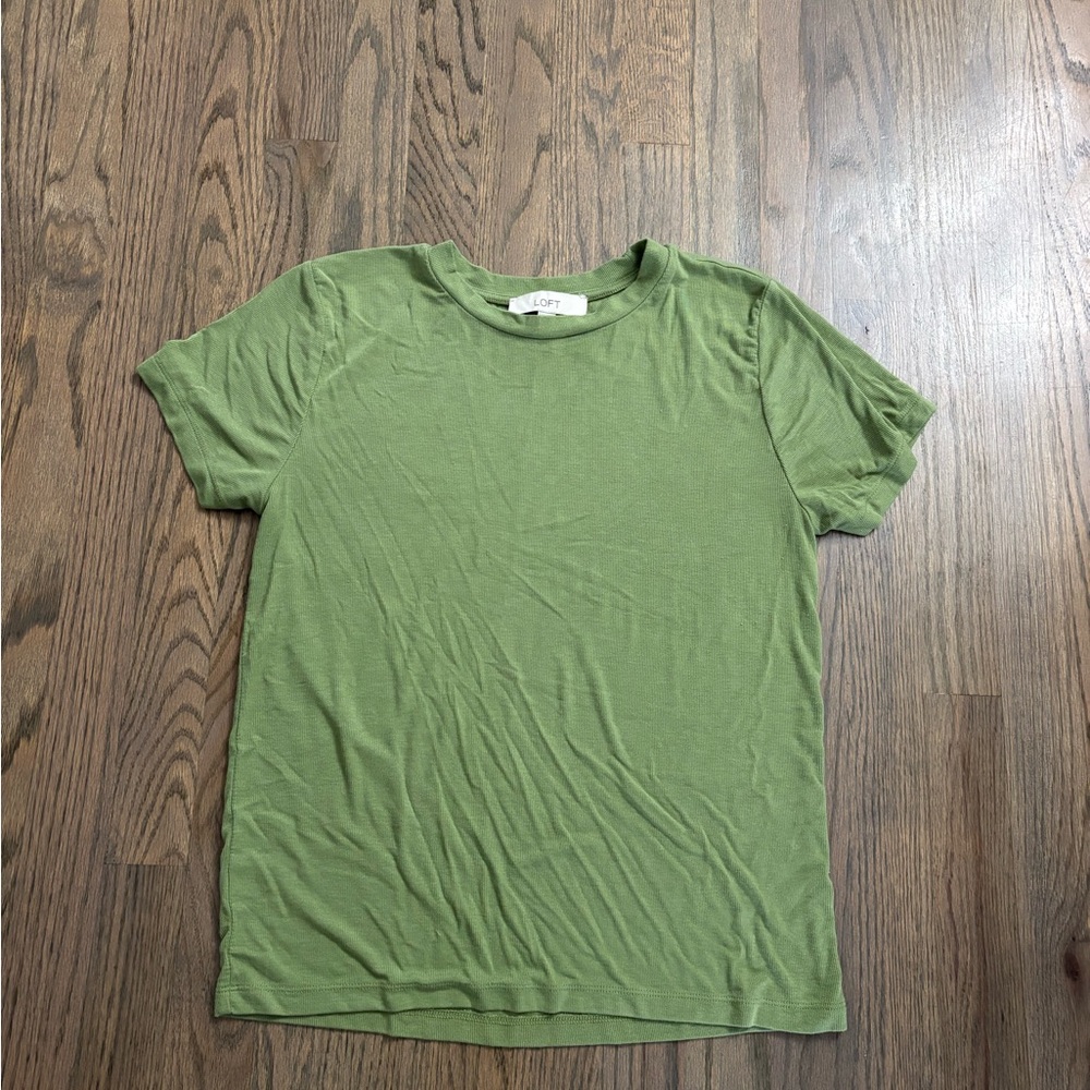 LOFT Green Short Sleeve Crewneck Tee - SUPER SOFT & WORN ONCE!